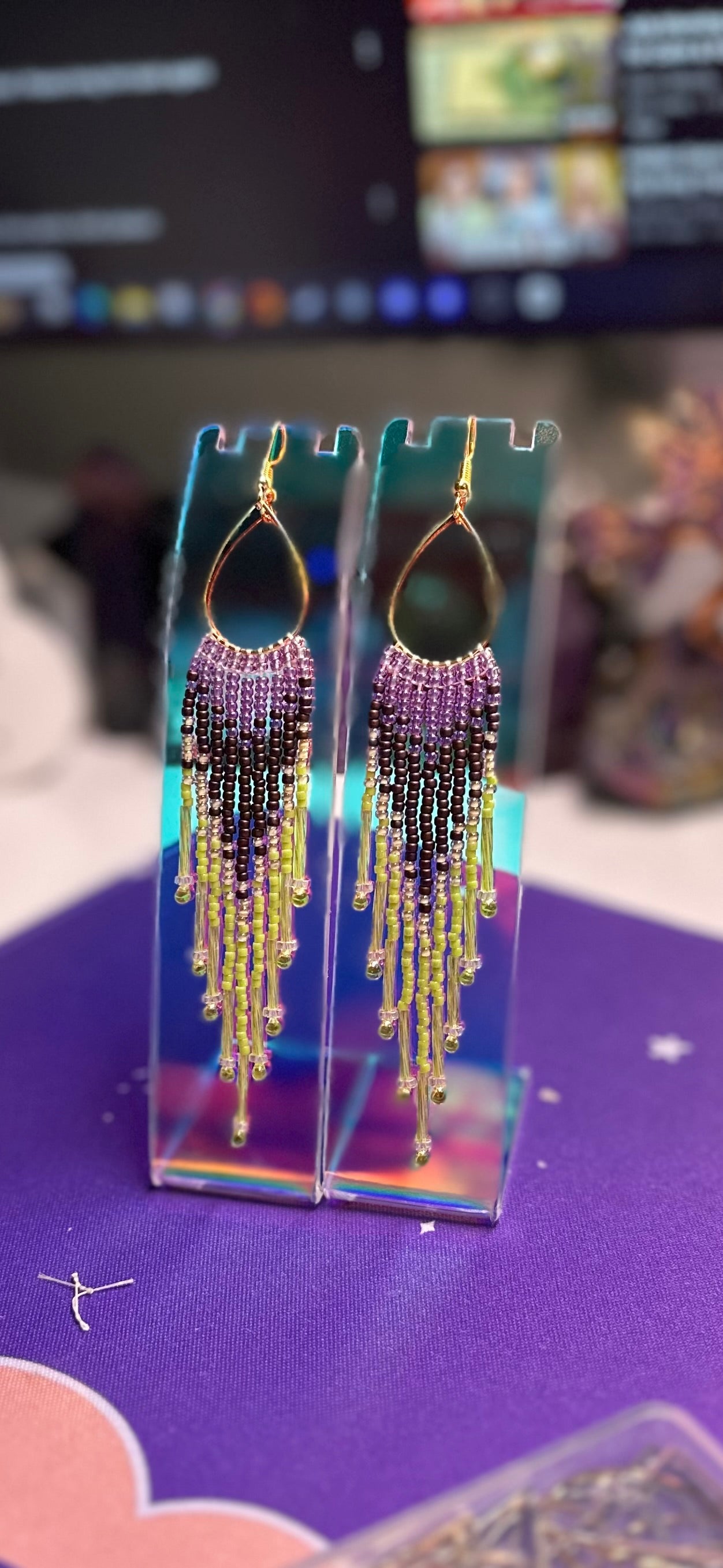 Wisteria large teardrop